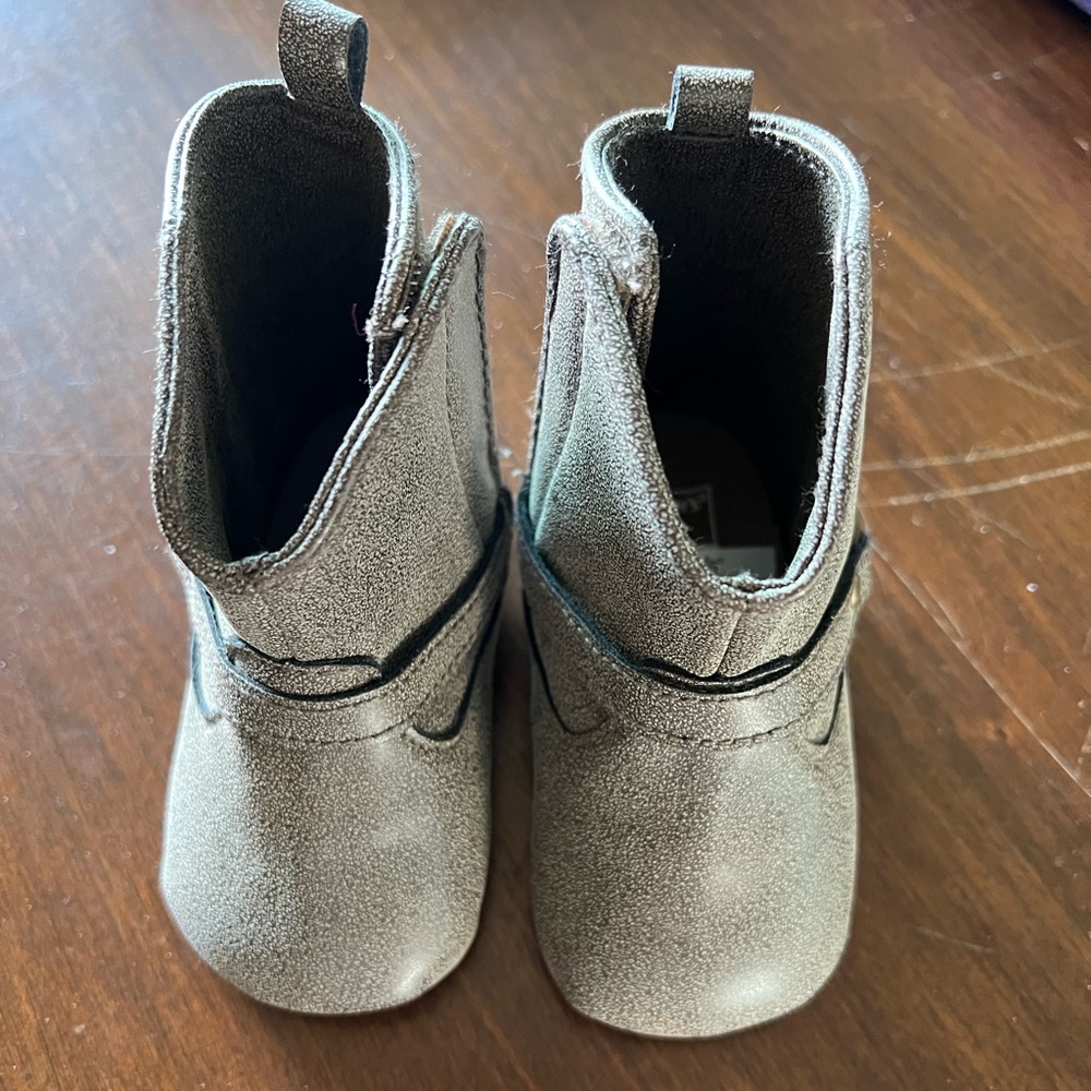 Carters size 3-6 months brown boots
